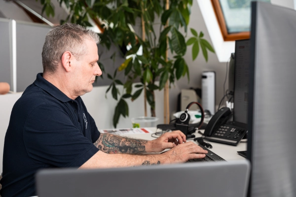 Hier erhältsts du einen Einblick in die Zusammenarbeit im Team von ParaQare.