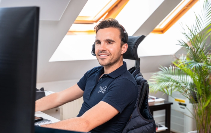 Im Erstgespräch besprechen wir deine Personalsituation und wie dringend die offenen Stellen in deinem Rettungsdienst besetzt werden müssen.