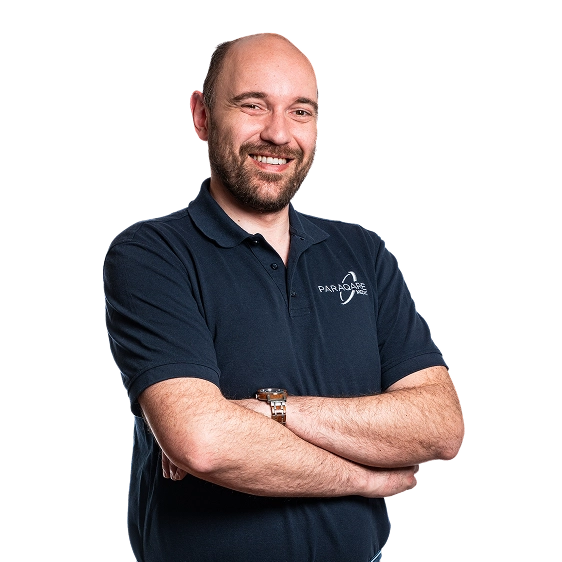 Patrick Vesic arbeitet im Vertrieb und als Teamleitung Dienstplanung bei ParaQare.